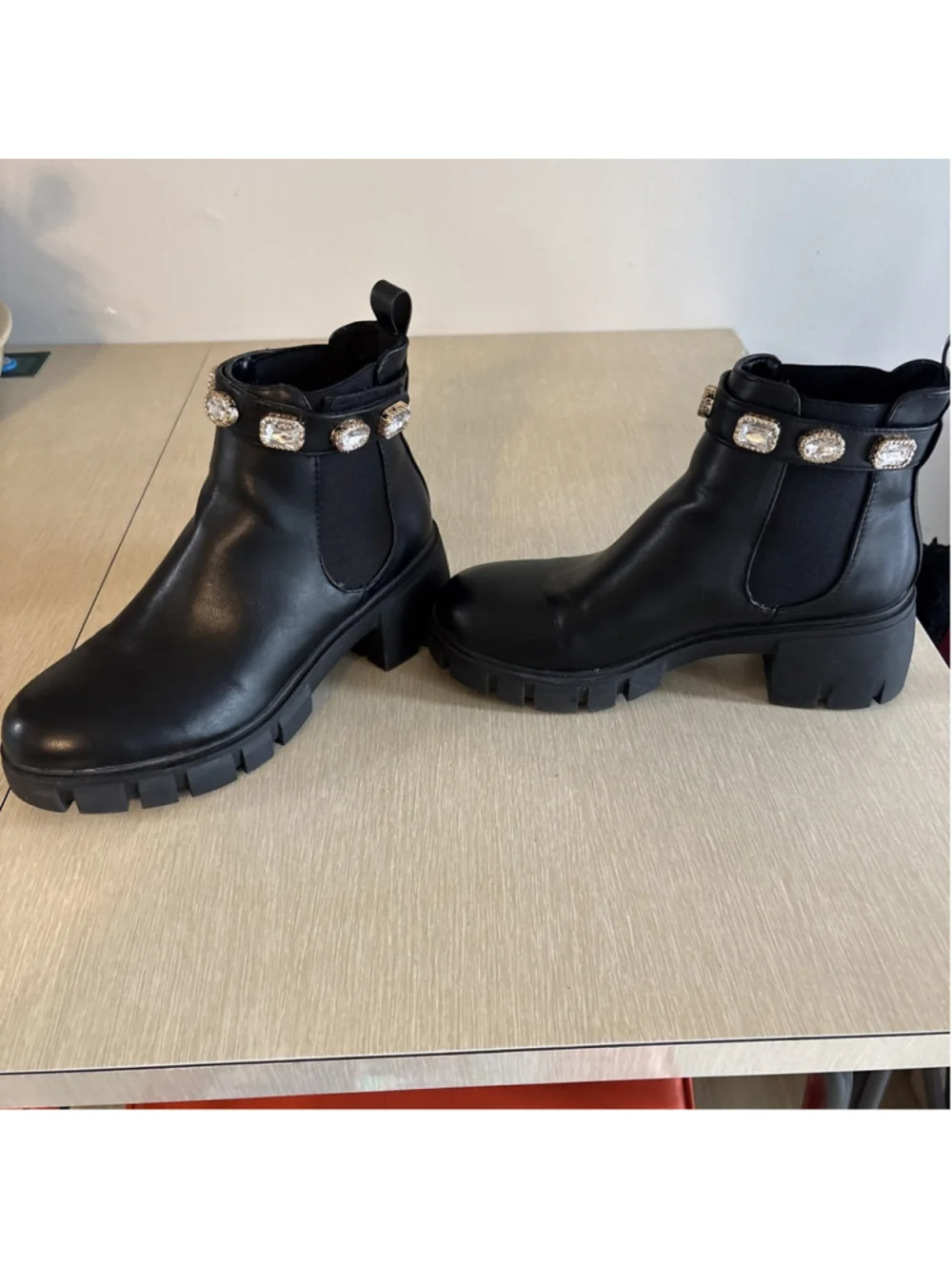 Steve Madden Amulet Ankle Boots Blk Chunky Lug Sole Jeweled Strap 8M (1190)